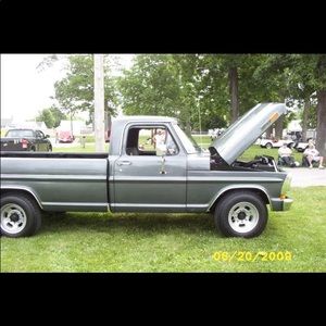 Meet your Posher, Joy